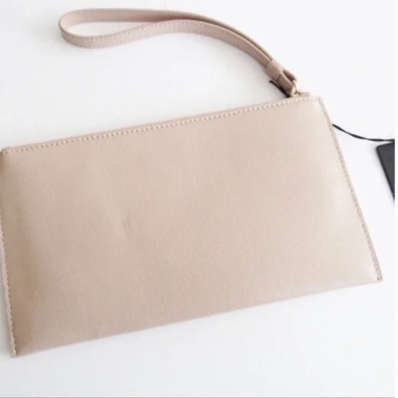 NWT Furla Wristlet Beige/Tan Saffiano Leather Envelope in Excellent Condition